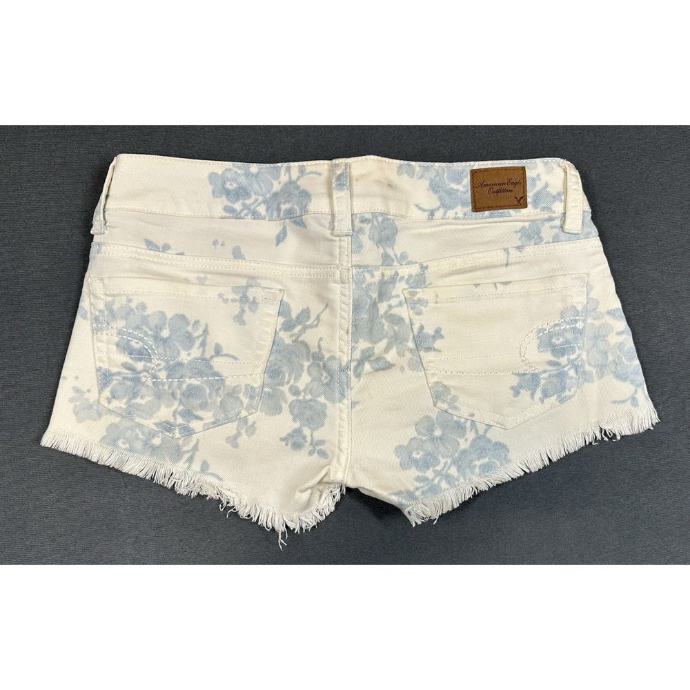 American Eagle Stretch Shorts Womens 0 White Blue Floral Denim Raw Hem Y2K - Picture 2 of 9